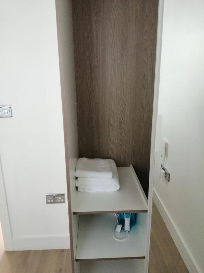 Apartment No 8 - Stay In Style In The Heart Of The Cathedral City. Труро Екстер'єр фото