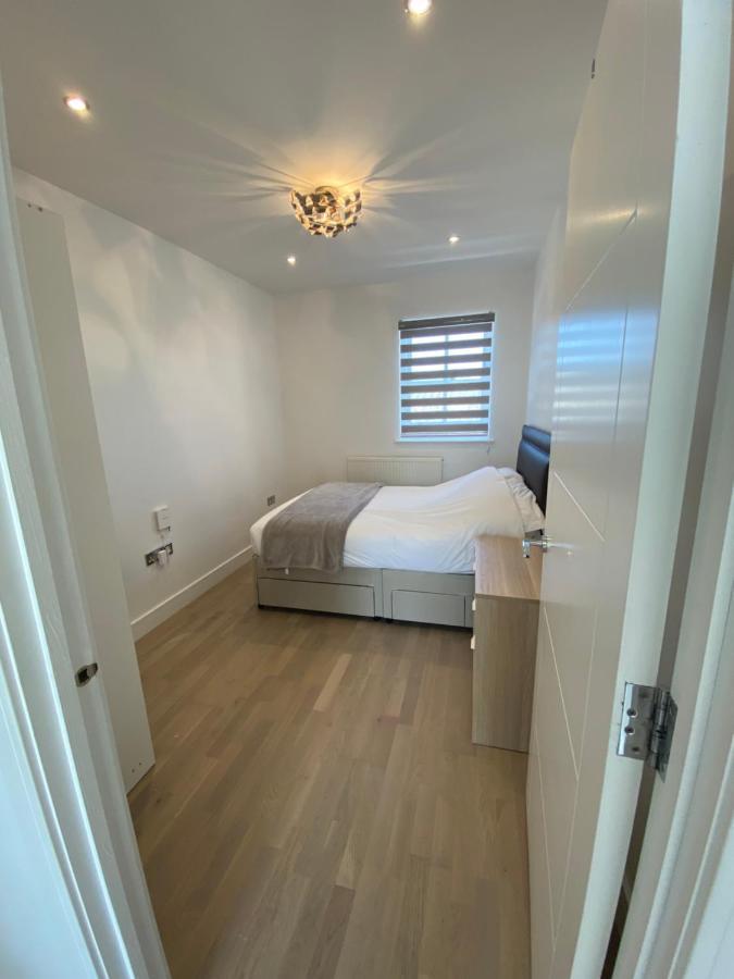 Apartment No 8 - Stay In Style In The Heart Of The Cathedral City. Труро Екстер'єр фото