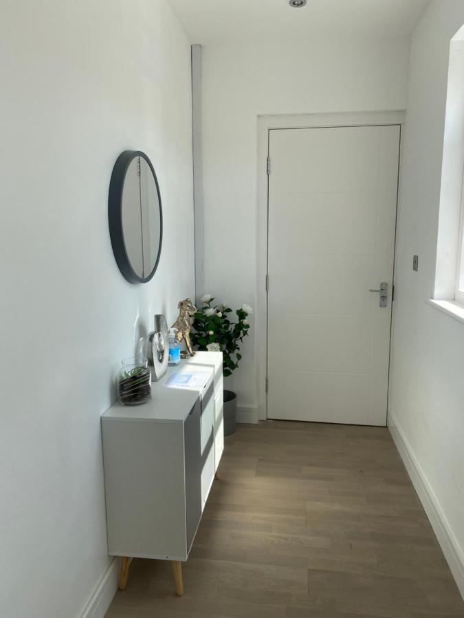 Apartment No 8 - Stay In Style In The Heart Of The Cathedral City. Труро Екстер'єр фото
